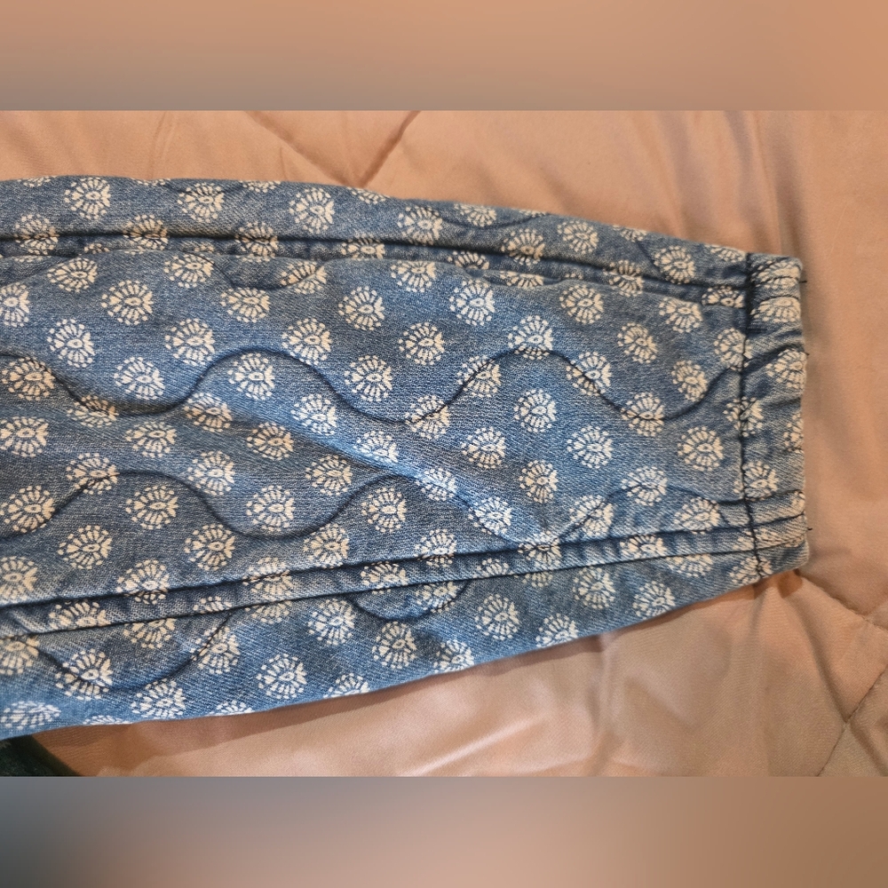 Levi's Premium Blue Quilted Floral-Print Jacket SizeL NWT - Picture 7 of 16